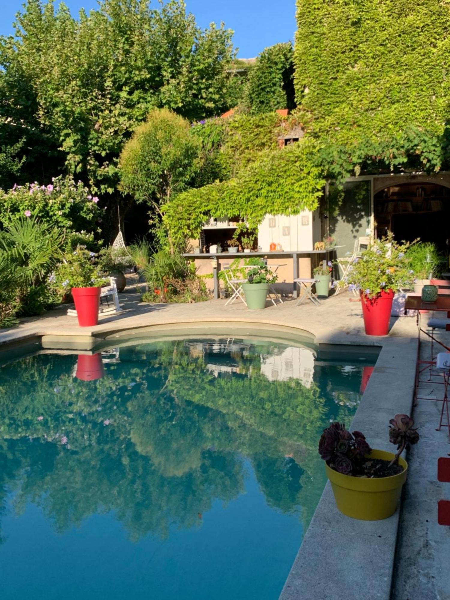 Bed and Breakfast La demeure à Eyguières Extérieur photo