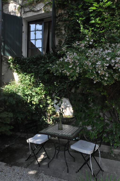 Bed and Breakfast La demeure à Eyguières Extérieur photo