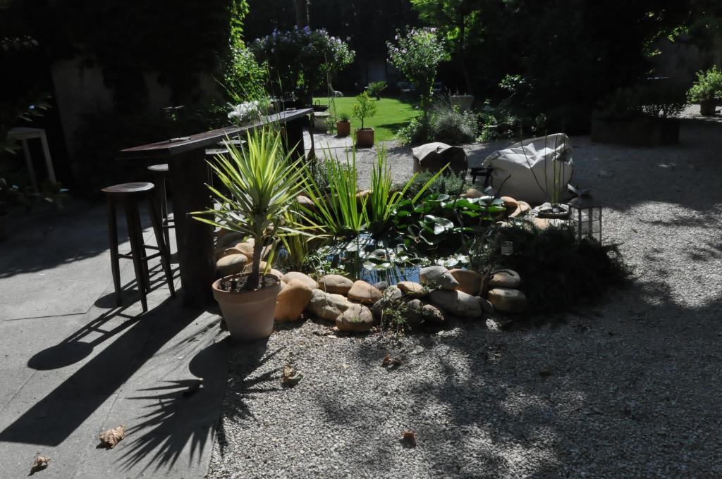 Bed and Breakfast La demeure à Eyguières Extérieur photo